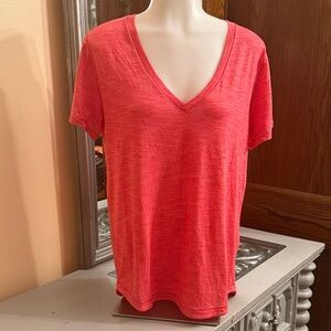 *flawed Lululemon Large Women's V-Neck Coral T-Shirt